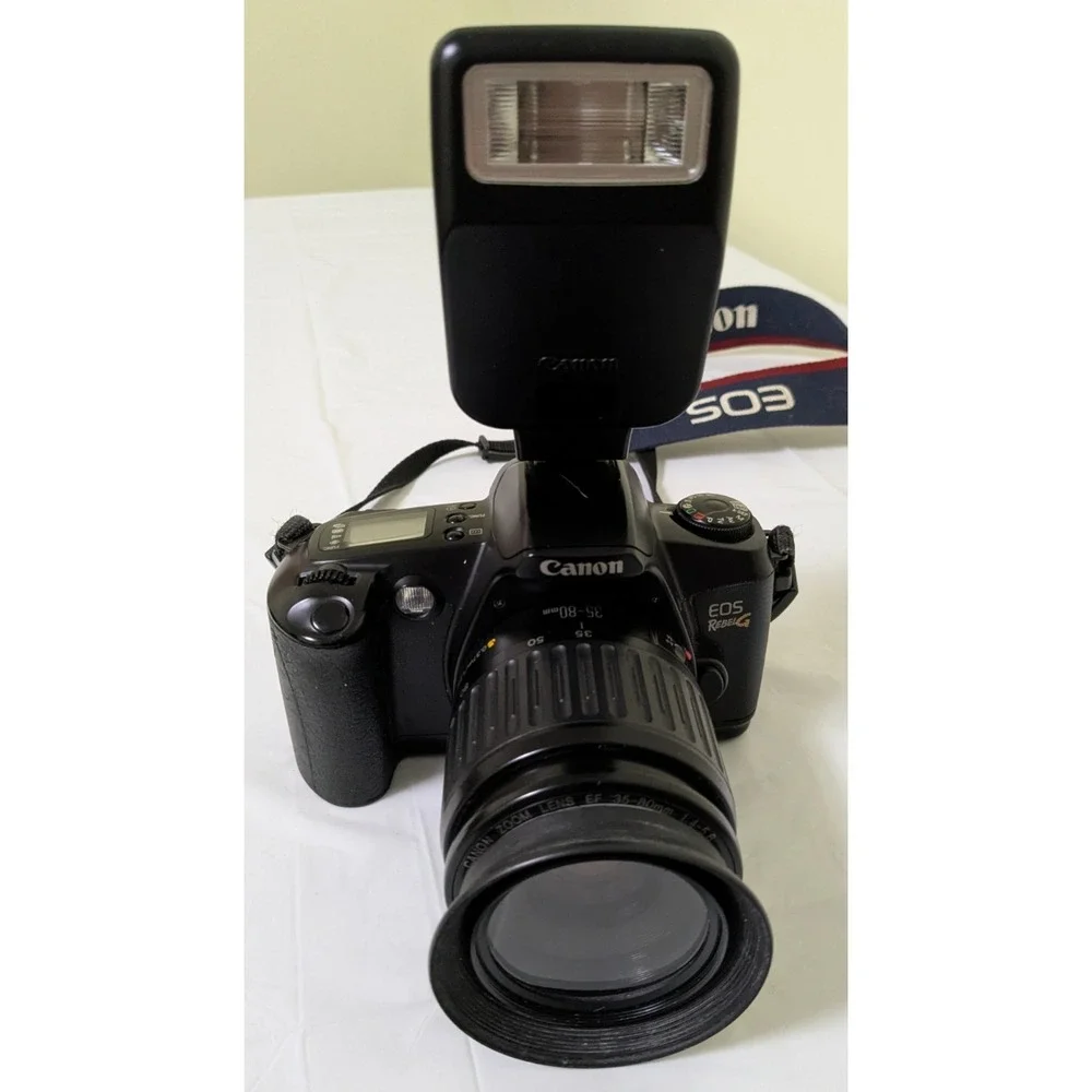 Canon EOS Rebel G 35mm Camera / Canon AF Zoom Lens 35-80mm / Speedlite 200E